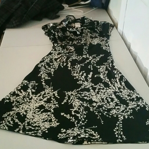 Dress - Picture 3 of 3